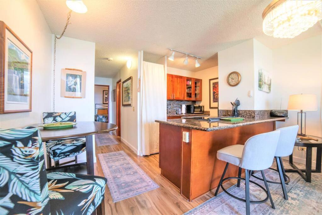 Stunning Maui Direct Ocean Front On The Beach, Walk To Beach From Condo, Watch Turtles, Whales, Ac In All Rooms Ocean View Pool And Spa Wailuku Ngoại thất bức ảnh